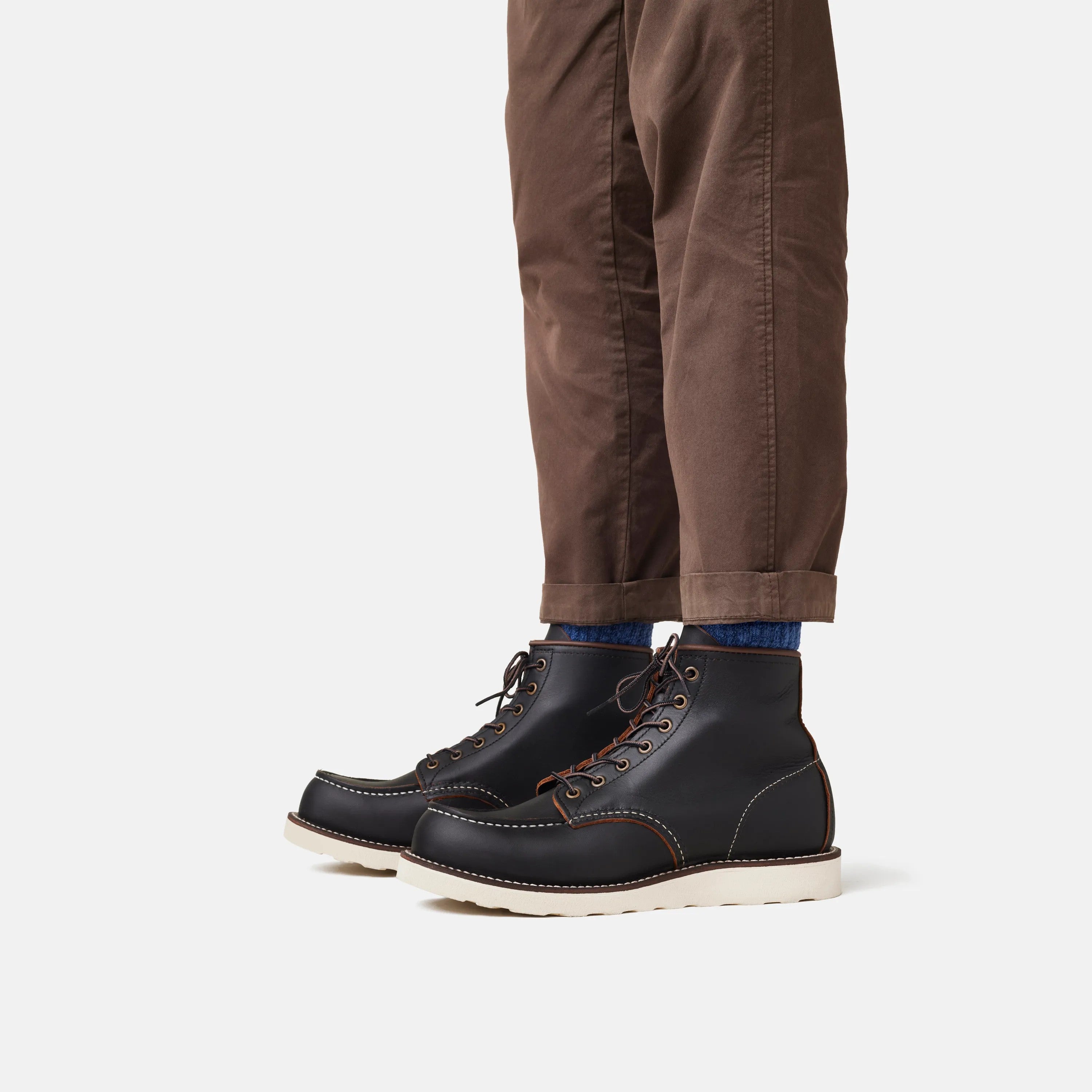Red Wing Shoes | Classic Moc 6-Inch Boot in Black Leather 8849